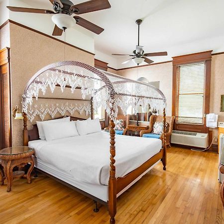 Classic King With Balcony At Curry Mansion Key West Extérieur photo