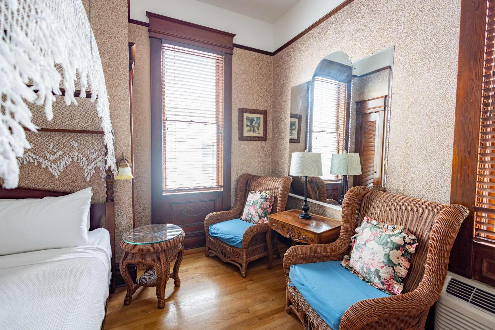 Classic King With Balcony At Curry Mansion Key West Extérieur photo